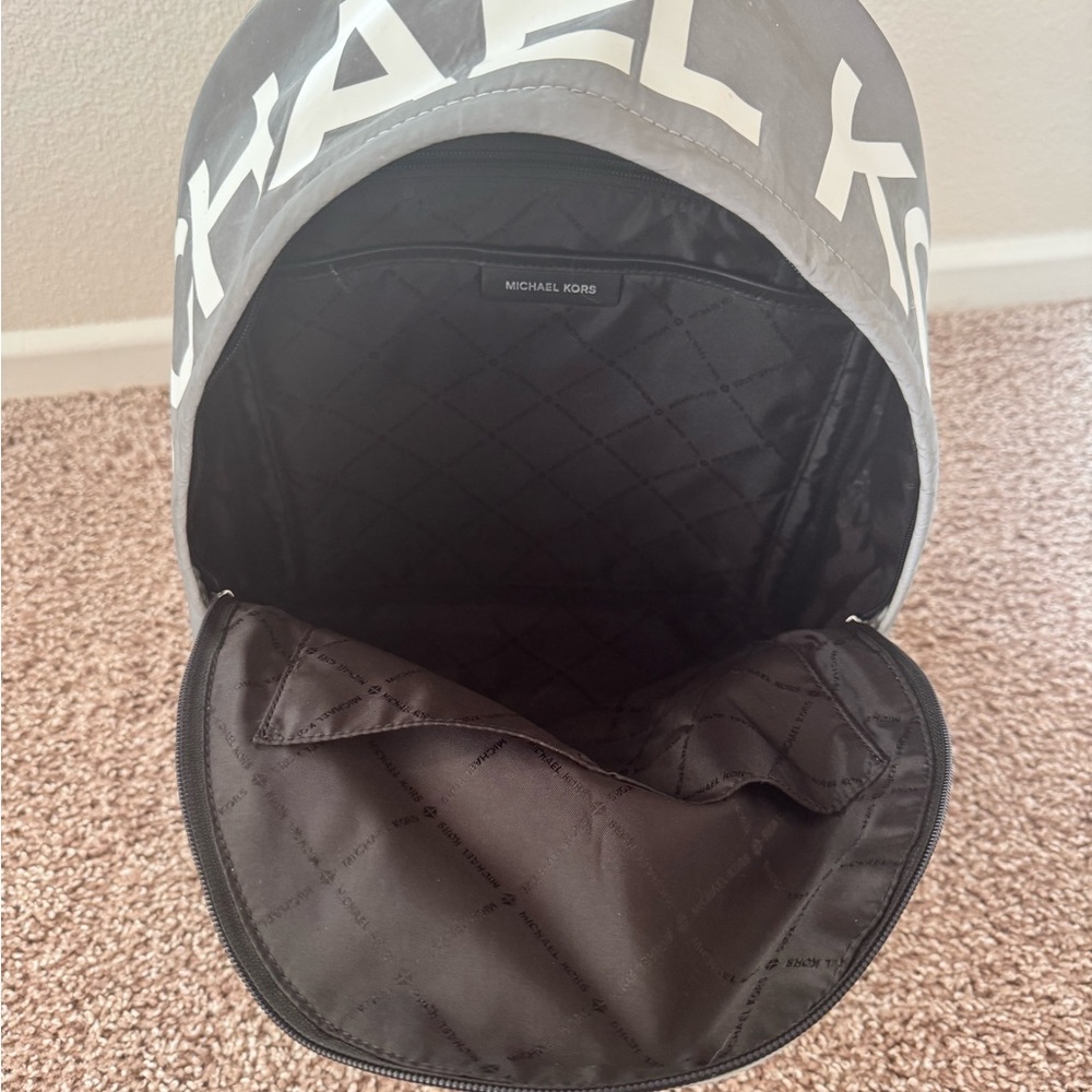 MICHAEL KORS REFLECTIVE GRAY/SILVER NYLON BACKPACK (EPJ032667) - Picture 11 of 13